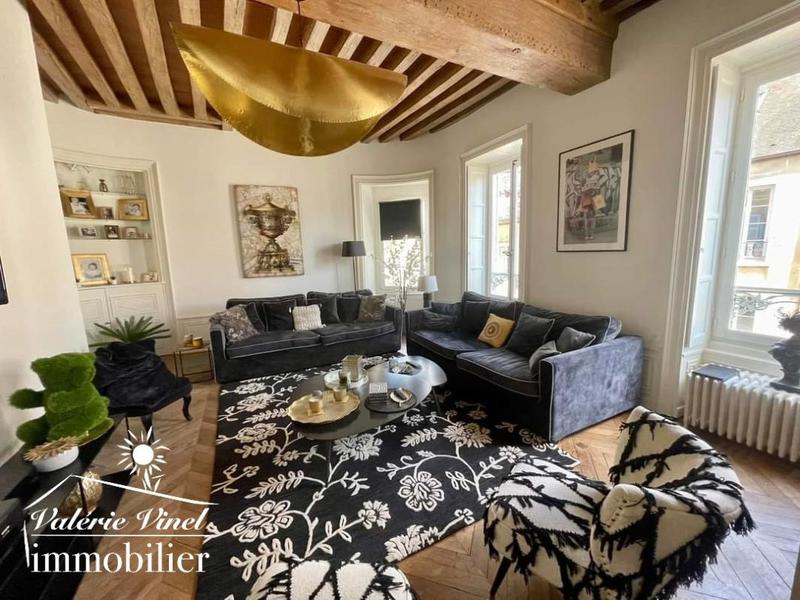 Appartement - 146 m² - 7 pièces