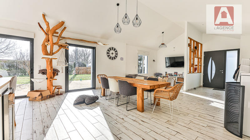 Maison - 140 m² - 5 pièces