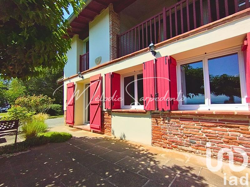 Maison - 293 m² - 10 pièces