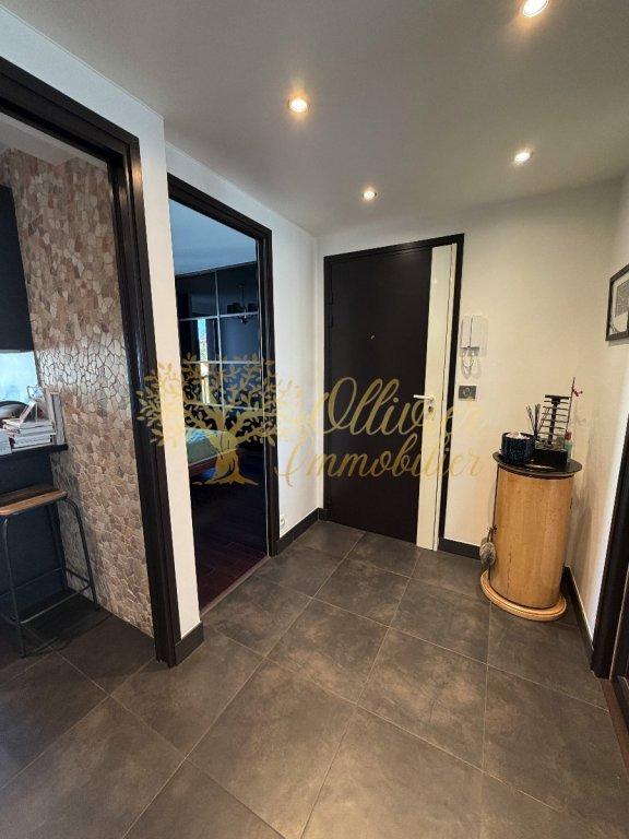 Appartement - 81 m² - 3 pièces