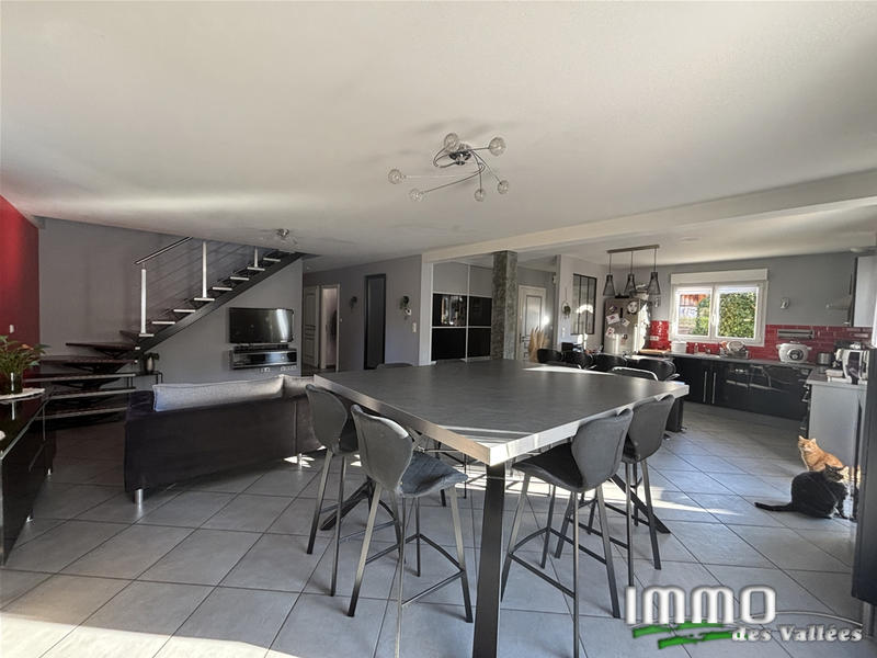 Maison - 145 m² - 6 pièces