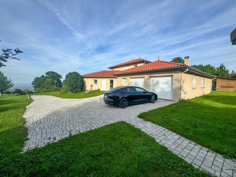 Maison - 275 m² - 7 pièces