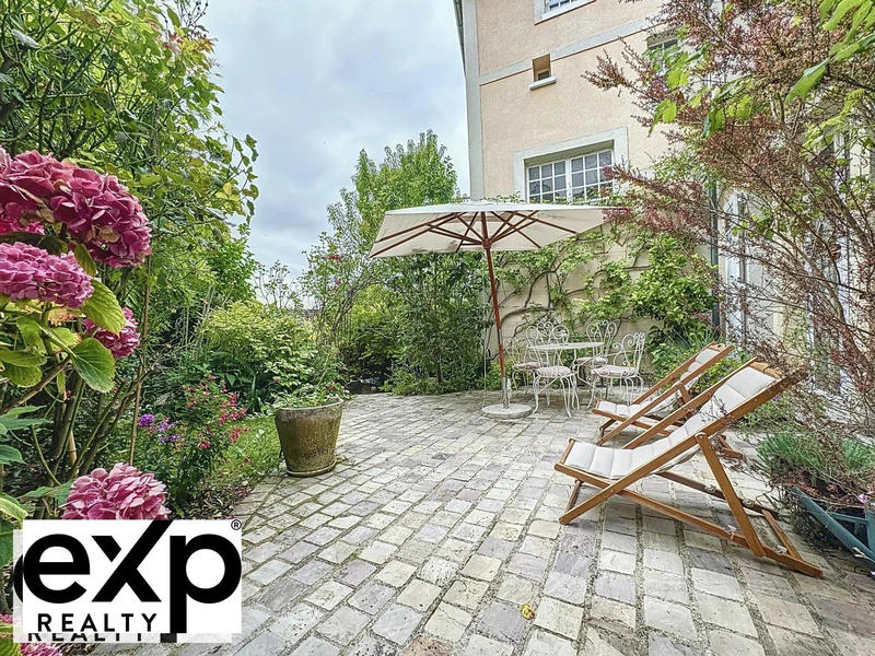 Maison - 195 m² - 6 pièces