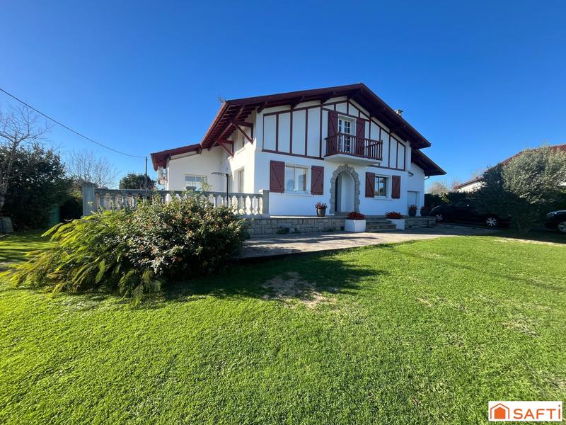 Villa - 200 m² - 6 pièces
