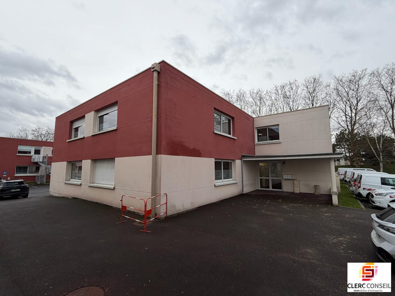 Local d'activités - 835 m²