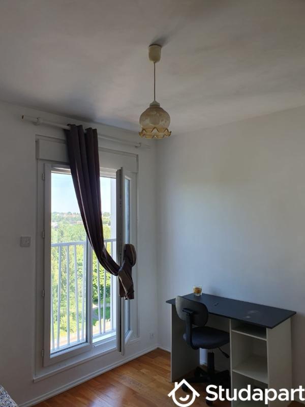 Chambre - 10 m² - 1 pièce