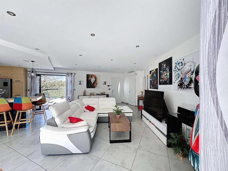 Maison - 143 m² - 5 pièces