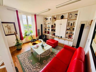 Propriété - 202 m² - 6 pièces