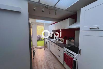 Maison - 90 m² - 5 pièces