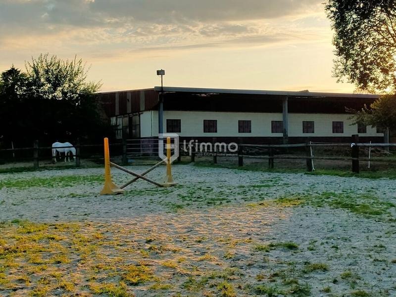 Maison - 220 m² - 6 pièces