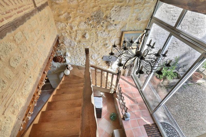 Maison - 373 m² - 10 pièces