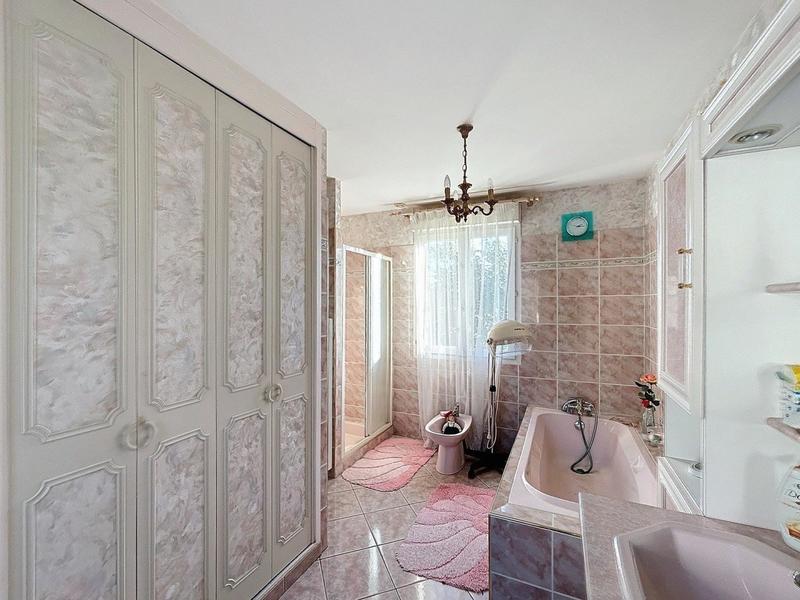 Maison - 188 m² - 7 pièces