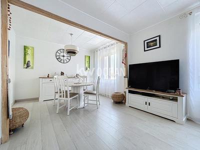 Maison - 79 m² - 6 pièces