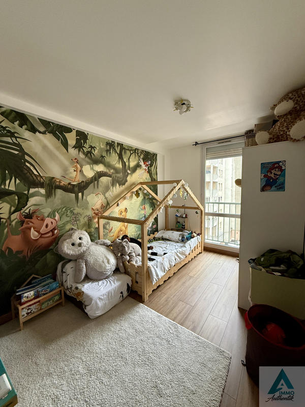 Appartement - 80 m² - 4 pièces