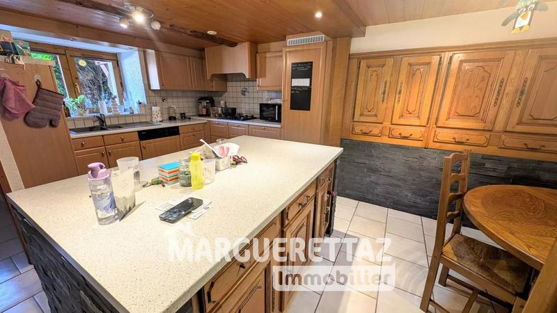 Maison - 180 m² - 6 pièces