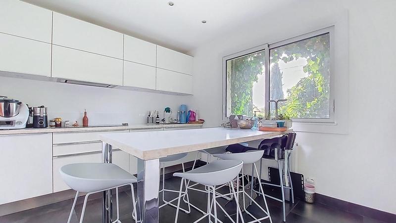 Maison - 194 m² - 6 pièces