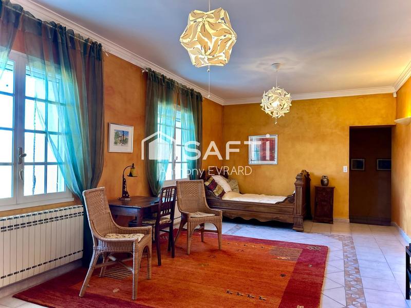 Maison - 290 m² - 8 pièces