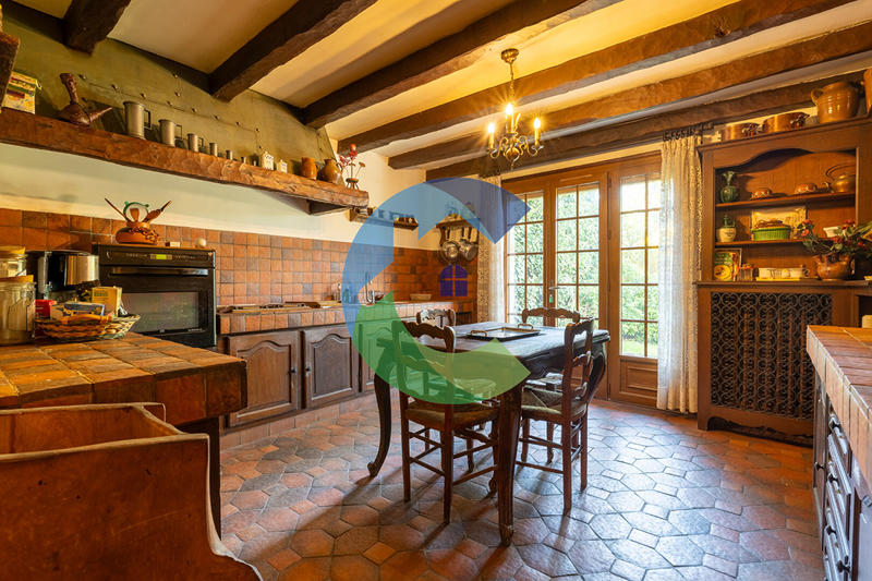 Maison - 195 m² - 7 pièces