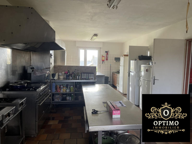 Maison - 210 m² - 8 pièces