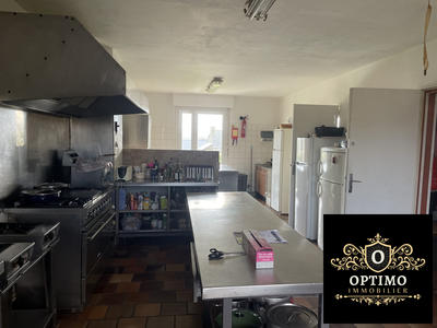 Maison - 210 m² - 8 pièces