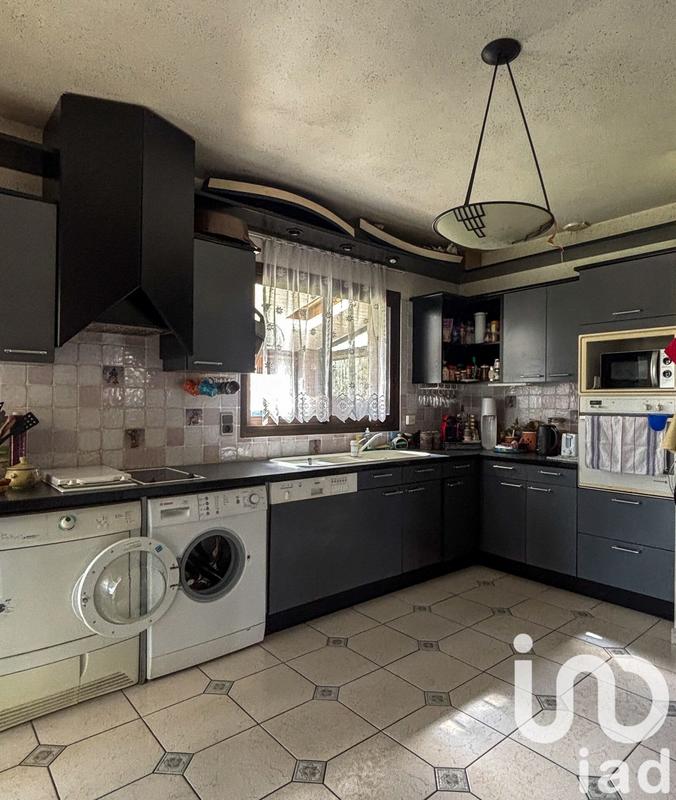 Maison - 163 m² - 9 pièces