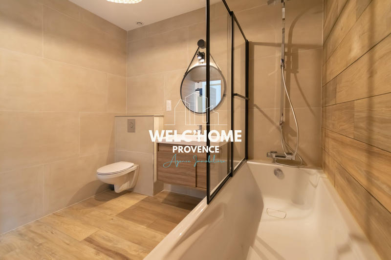 Maison - 235 m² - 7 pièces