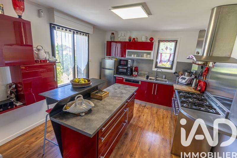 Maison - 220 m² - 5 pièces