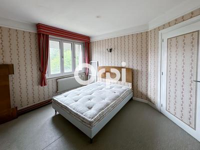 Maison - 96 m² - 5 pièces