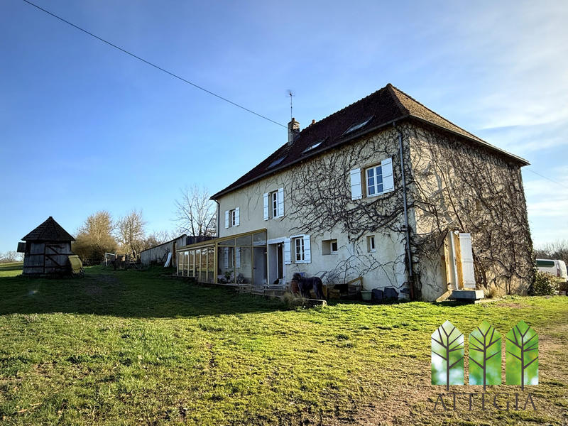 Maison - 220 m² - 7 pièces