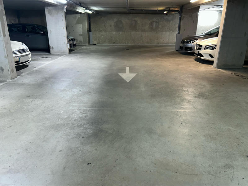 Parking / Garage - 12 m²