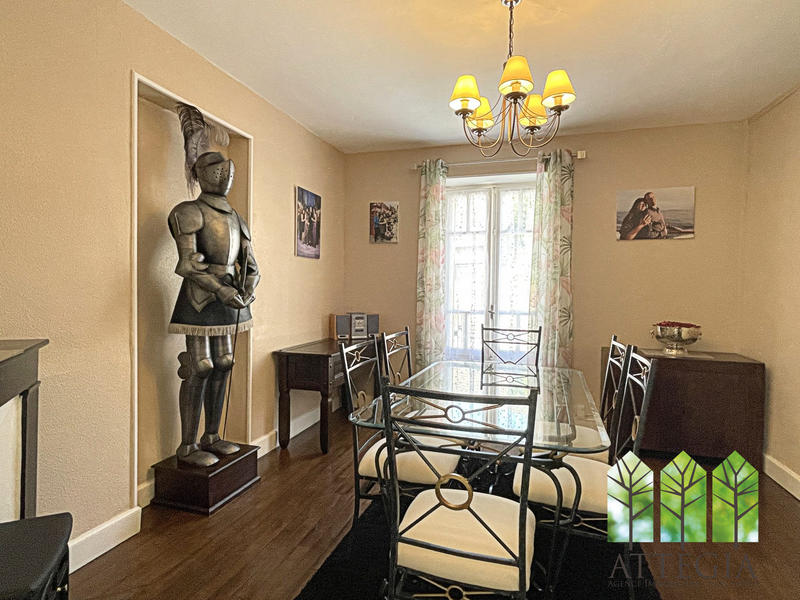 Maison - 165 m² - 8 pièces