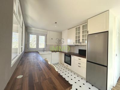 Appartement - 80 m² - 3 pièces
