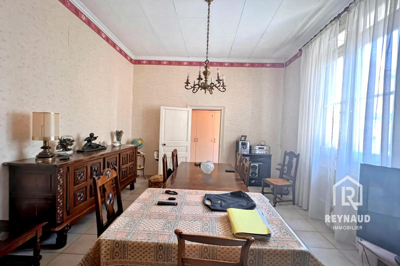 Maison - 185 m² - 6 pièces