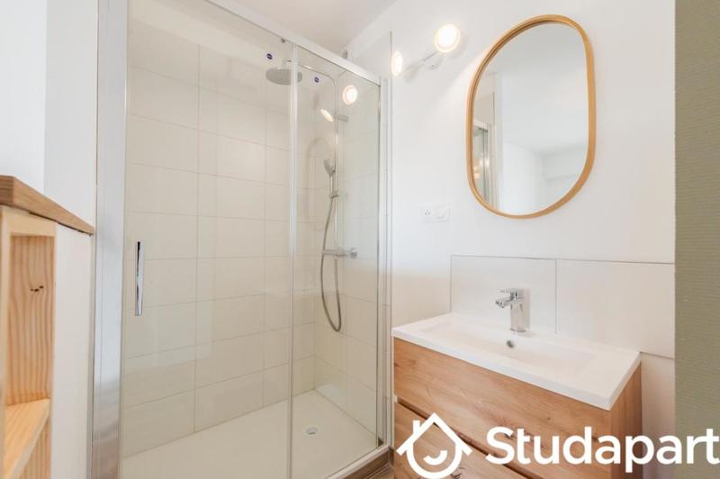 Chambre - 12 m² - 1 pièce