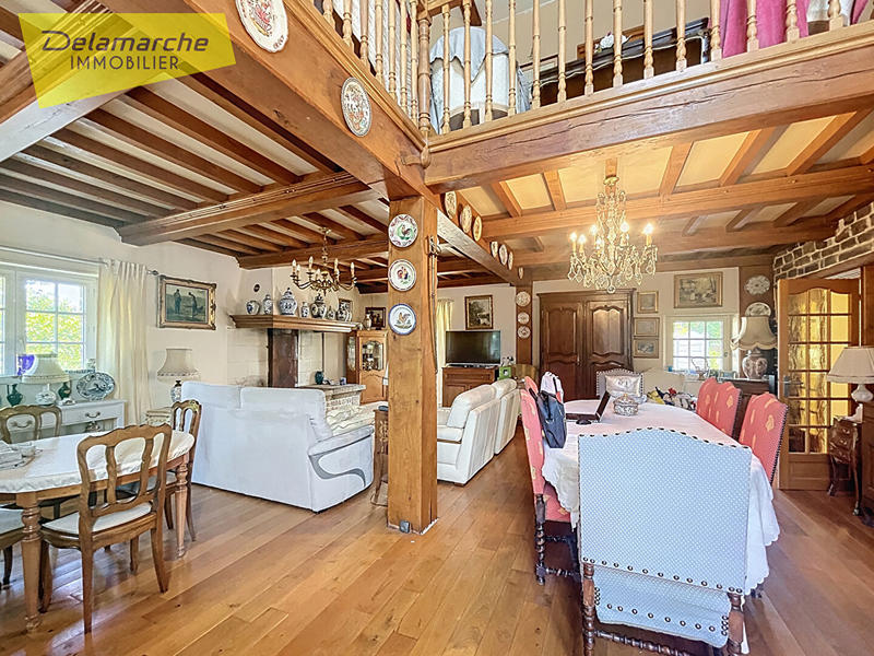 Maison - 204 m² - 9 pièces