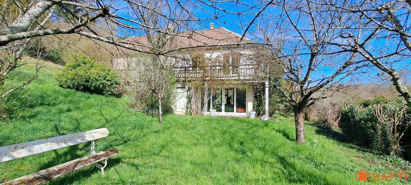 Maison - 300 m² - 9 pièces