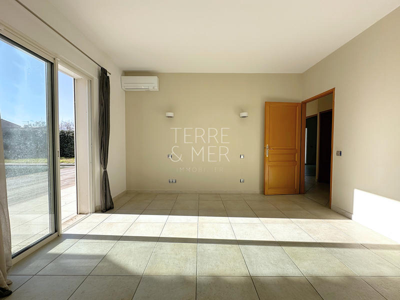 Maison - 180 m² - 6 pièces