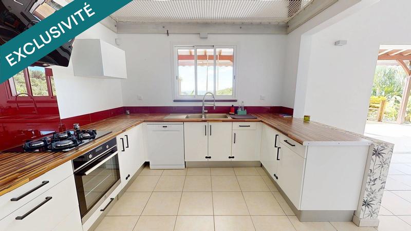 Maison - 140 m² - 5 pièces