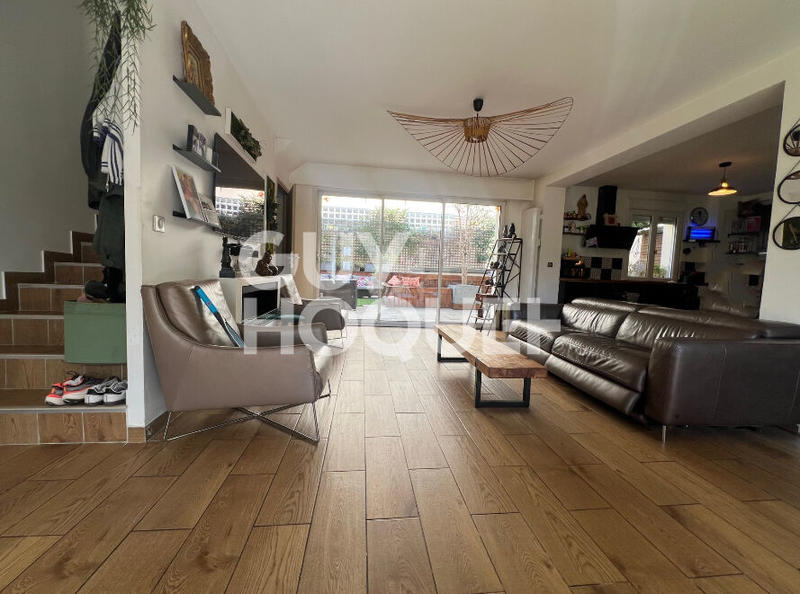 Maison - 198 m² - 6 pièces