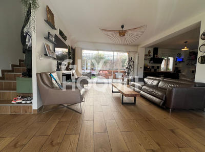 Maison - 198 m² - 6 pièces