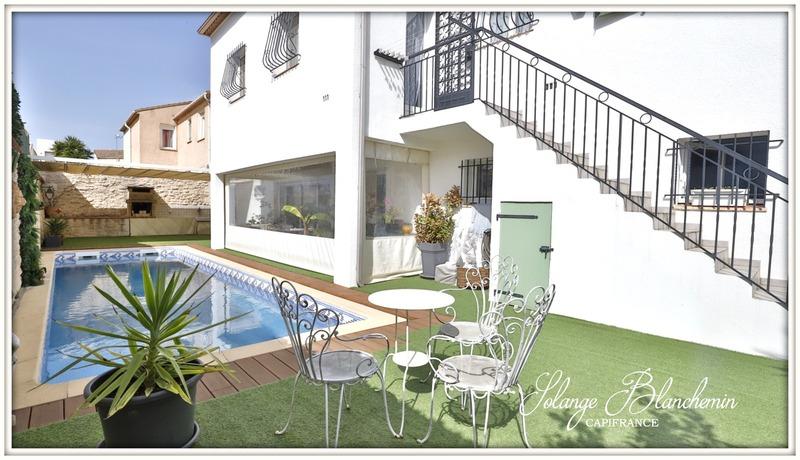 Maison - 250 m² - 9 pièces