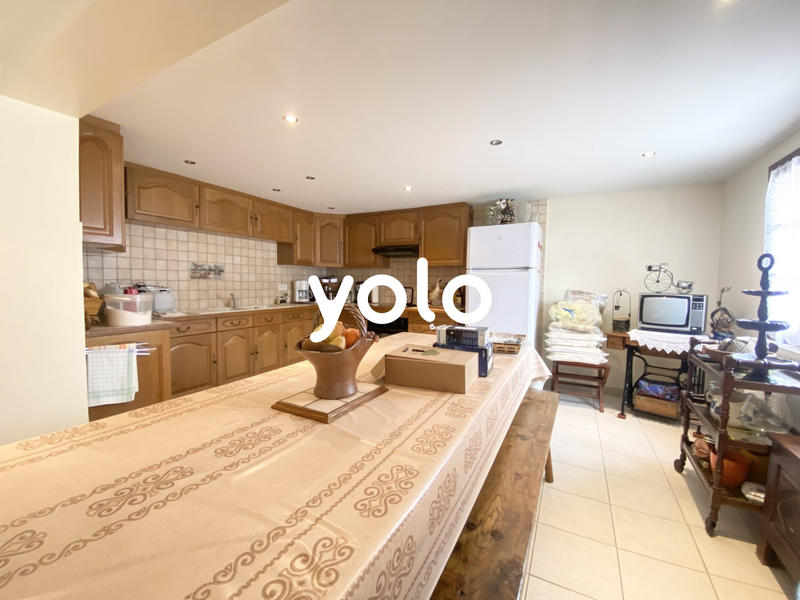 Maison traditionnelle - 200 m² - 8 pièces