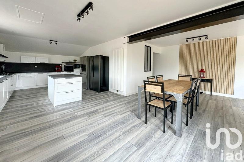 Maison - 240 m² - 7 pièces