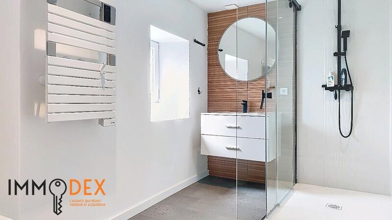 Maison - 230 m² - 7 pièces