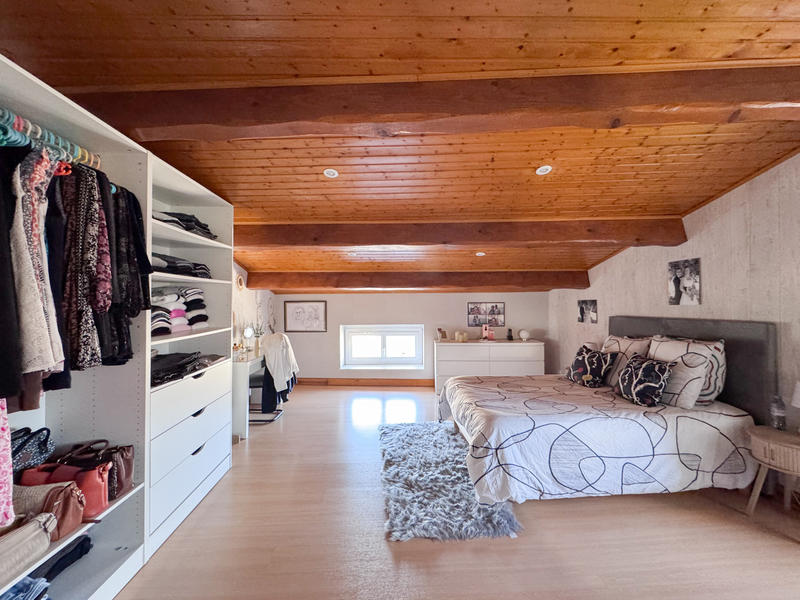 Maison - 209 m² - 7 pièces