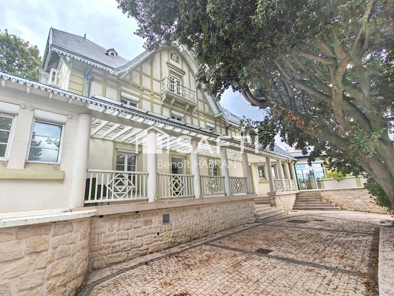 Villa - 650 m² - 14 pièces