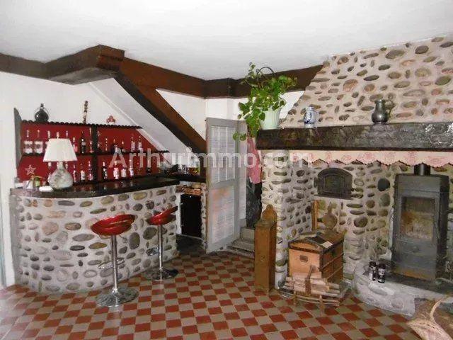 Maison - 270 m² - 12 pièces