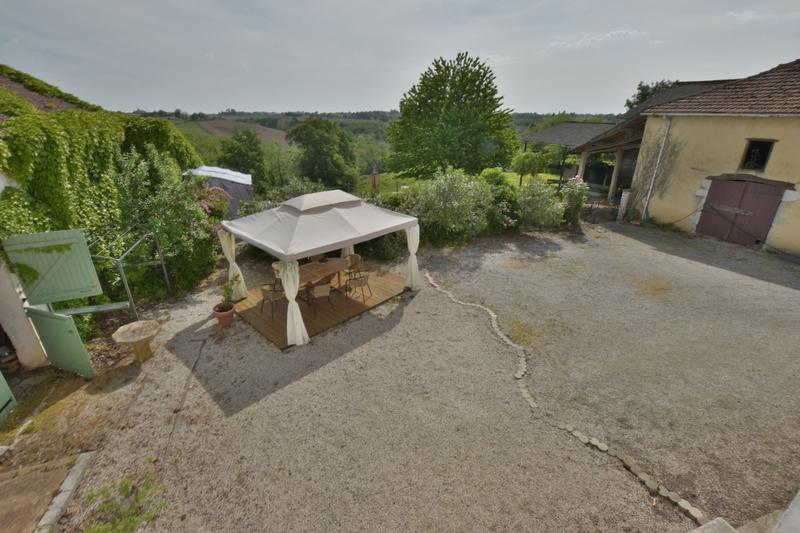 Maison - 268 m² - 9 pièces