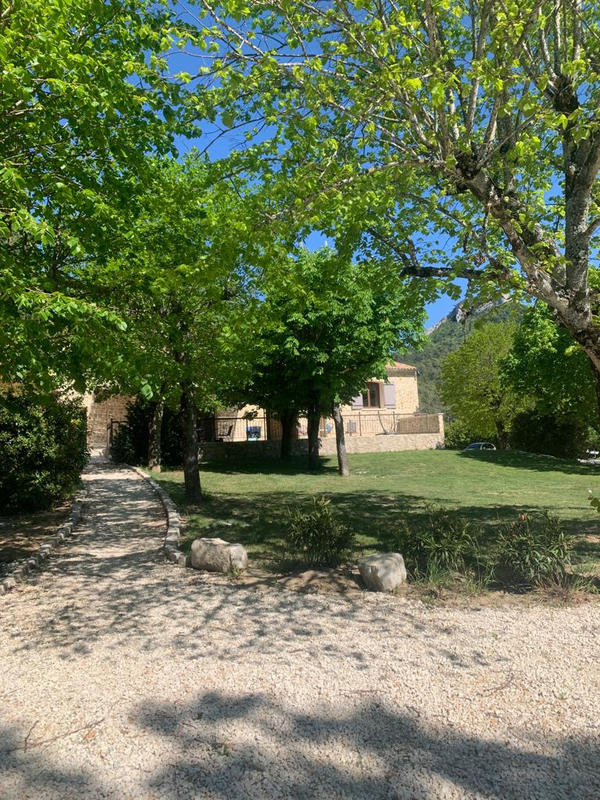 Mas - 350 m² - 14 pièces