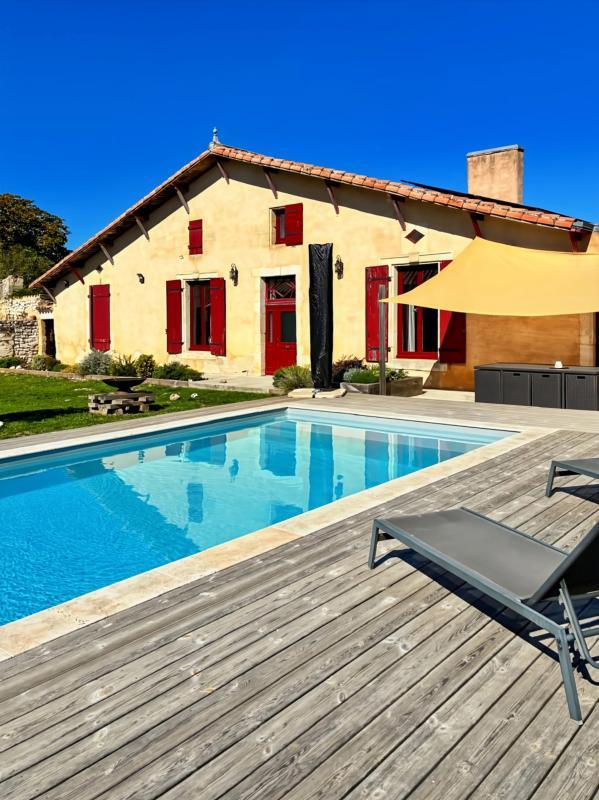 Maison en pierre - 213 m² - 4 pièces